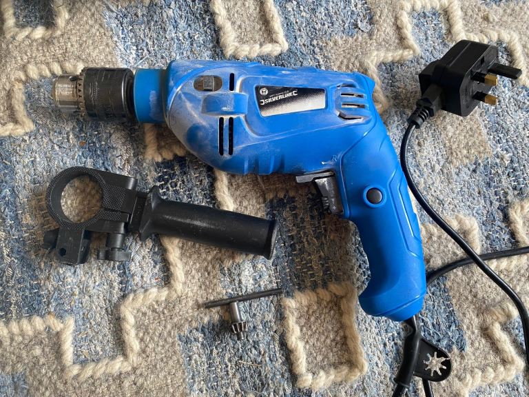 Silverline Electric Drill with Handle and Chuck Key – Good Condition