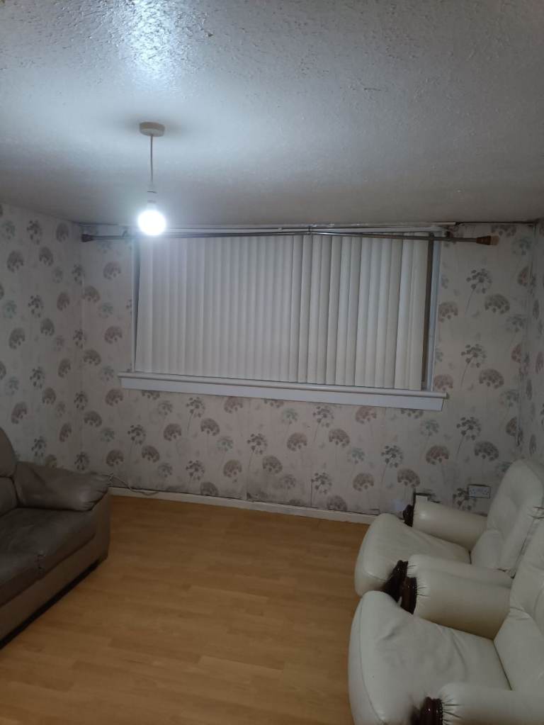 Flat 2 bedroom in sighthill 
