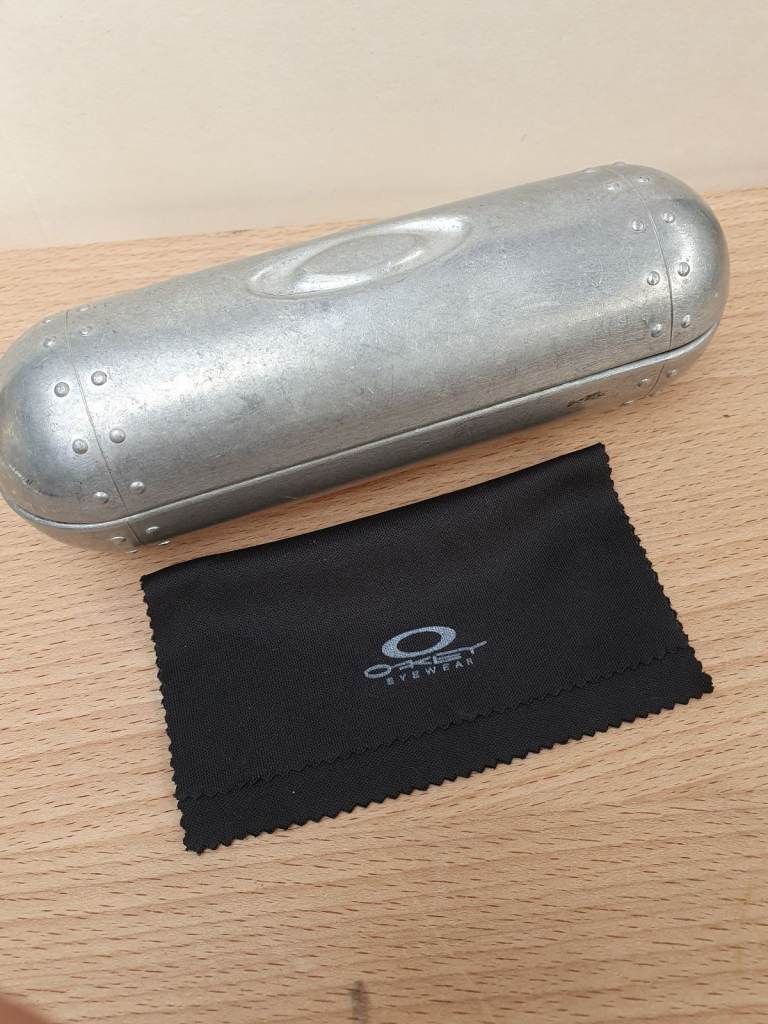 Oakley sunglasses case 