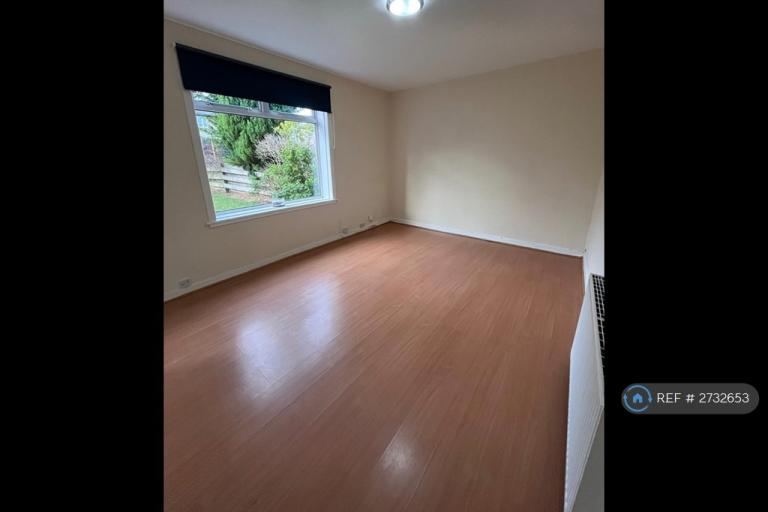 2 bedroom flat in Corstorphine, Edinburgh, EH12 (2 bed) (#2732653)