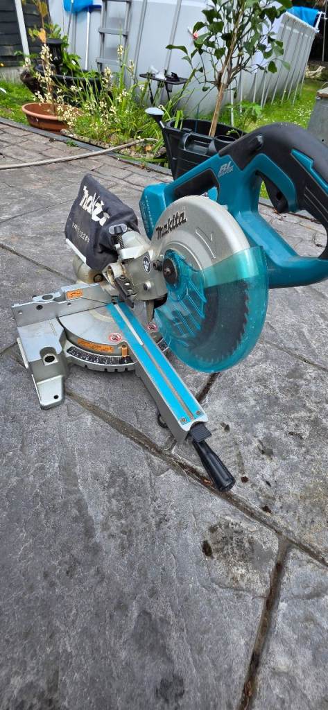 Makita 36v mitre saw