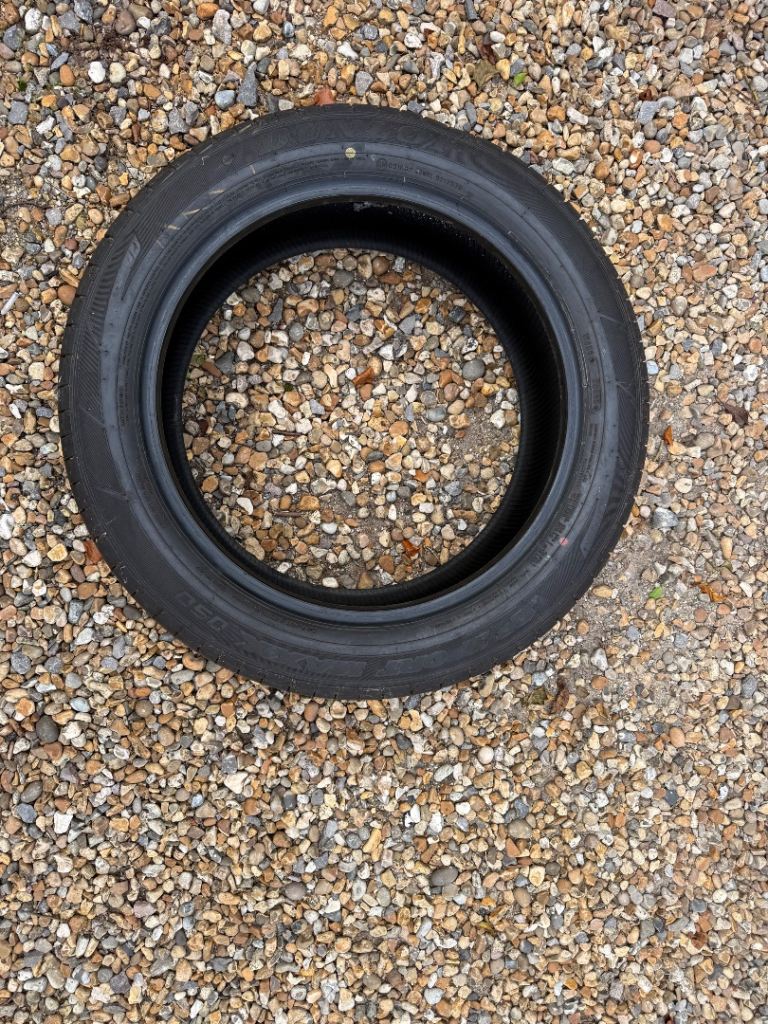 Dunlop SP Sport Maxx 050 20inch tyre for sale (hardly used condition, 2025 date) 235/55R20 102V 