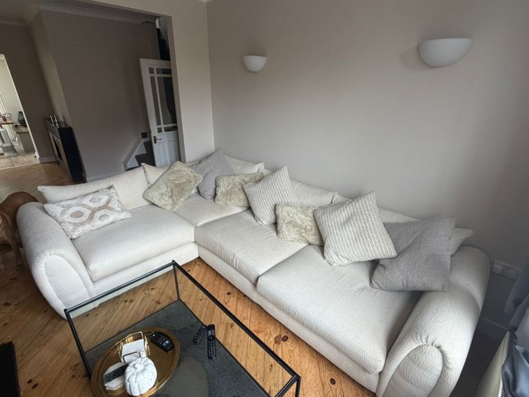 Sofology Bouclé Corner Sofa – RRP £3400 – £1000 ONO (Quick Sale)