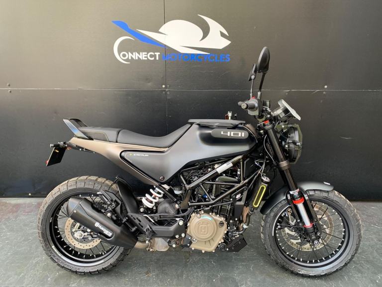 HUSQVARNA SVARTPILEN 401 2023 HPI CLEAR LOW MILEAGE