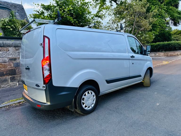 FORD TRANSIT CUSTOM PANEL VAN 2017 GENUINE LOW MILEAGE ONLY 32K FULL HISTORY MINT VAN
