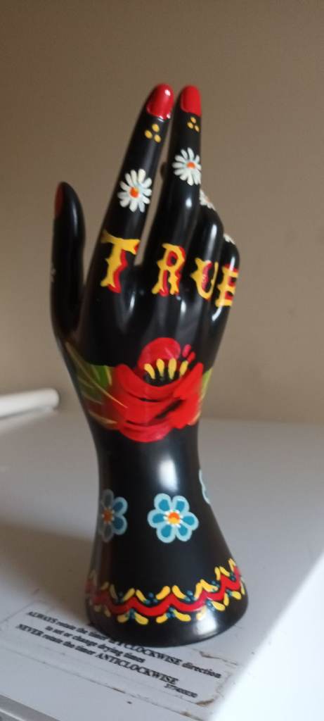 Decorative ring holder