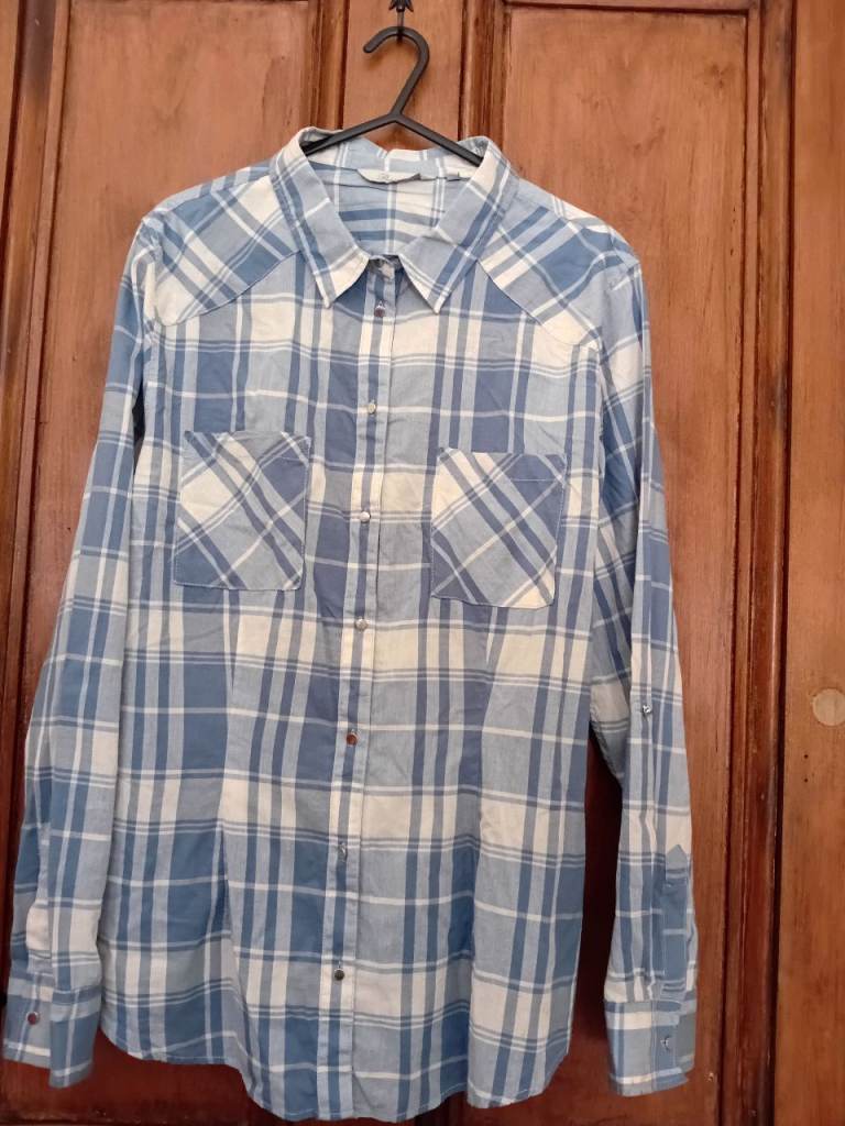 Ladies Blue/Wht Check Shirt Size 16