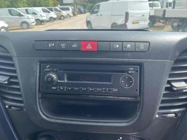 Iveco Daily 70C18 20FT Luton Box Van Taillift Truck Diesel Auto 7.2 Ton Lorry