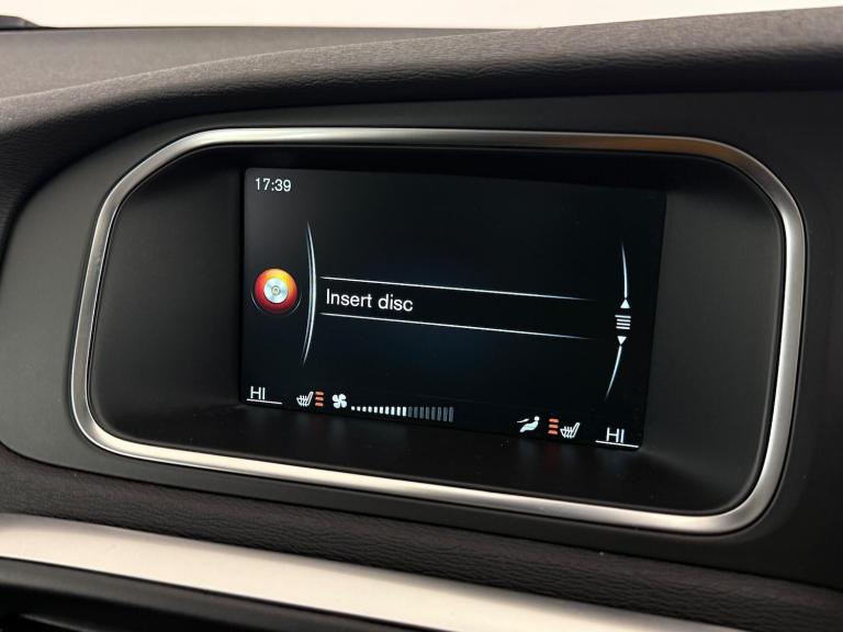 2016 Volvo V40 D2 [120] Momentum Nav Plus 5dr Geartronic HATCHBACK DIESEL Automatic