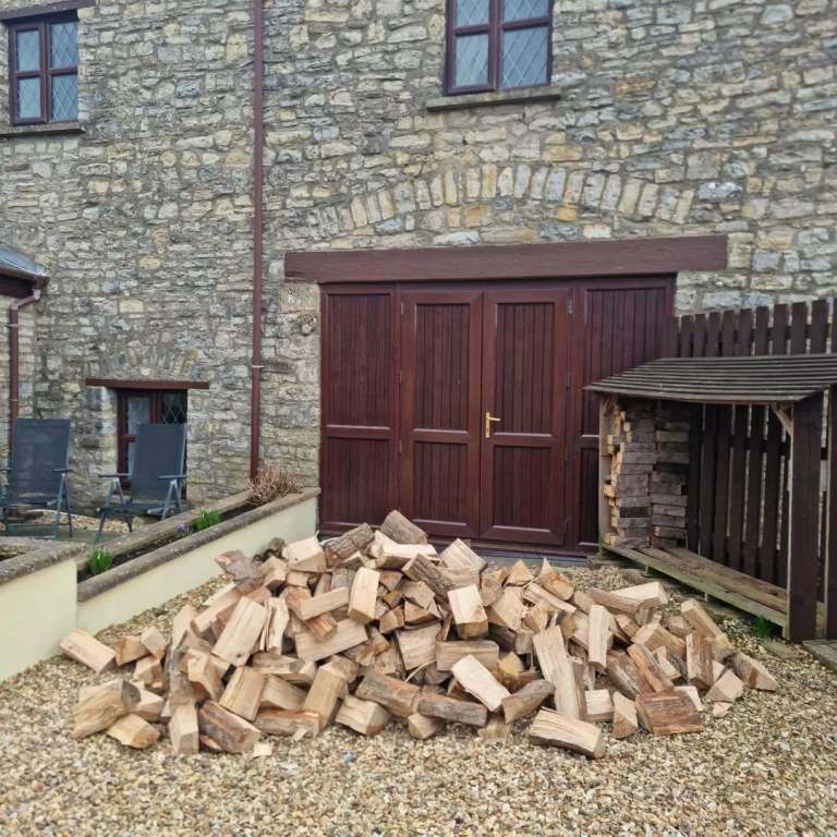 KILN DRIED LOGS