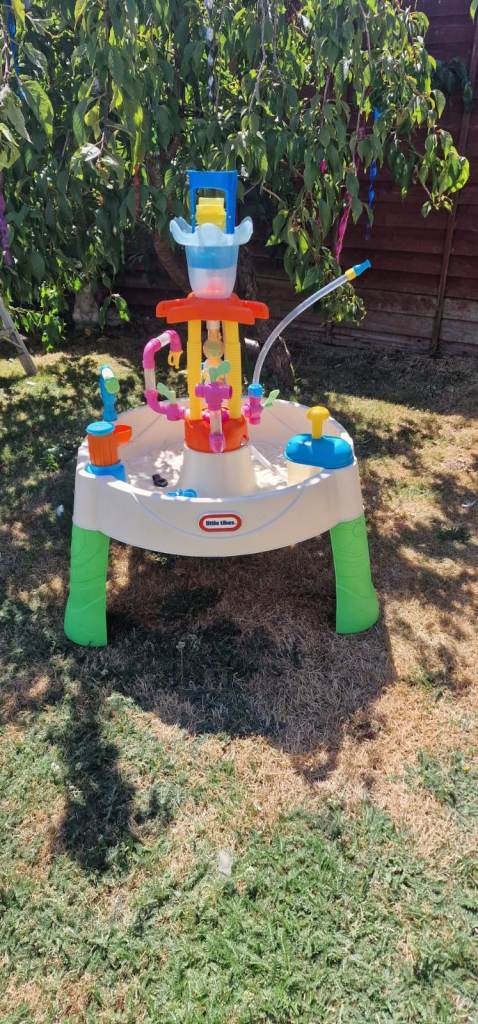 Little Tikes Free Standing Water Sand Pit 