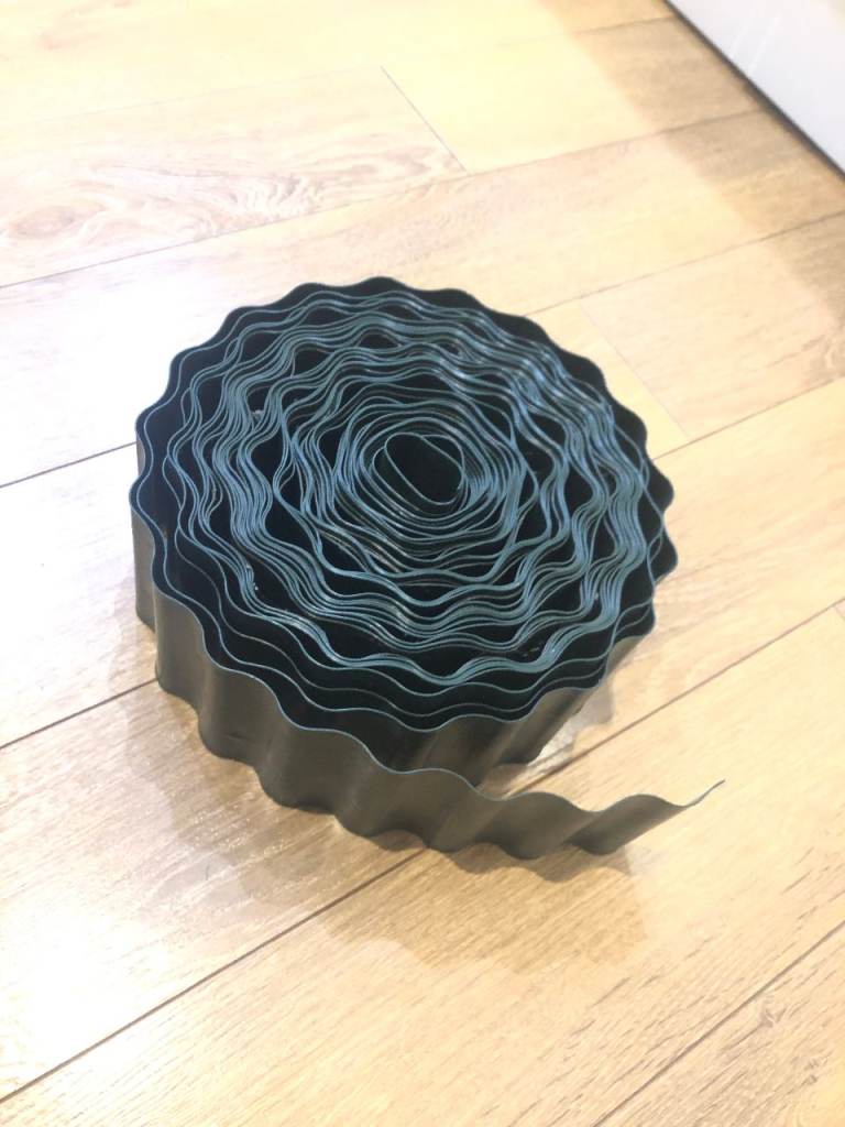 Garden plastic edging 9cm tall