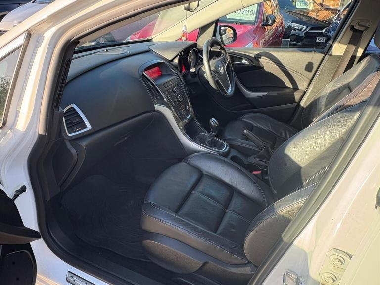 2013 Vauxhall Astra 2.0 CDTi 16V ecoFLEX Elite 5dr HATCHBACK DIESEL Manual