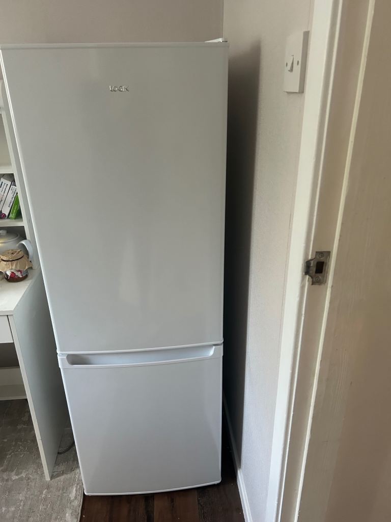 Logik Freestanding Fridge Freezer - White, Good Condition