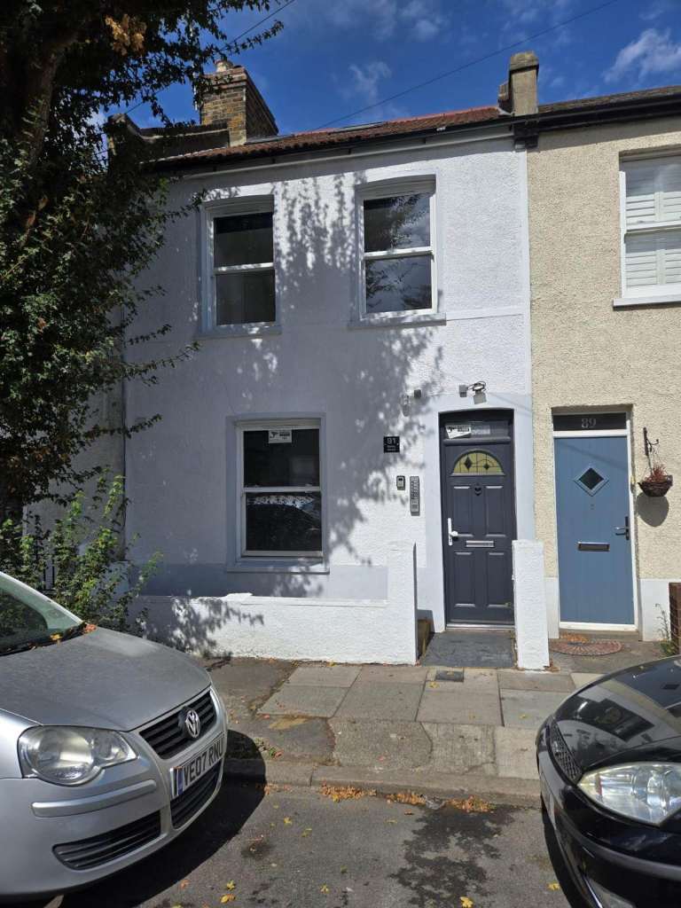 Self Contained Studios SW16 - DSS / Universal Credit Welcome