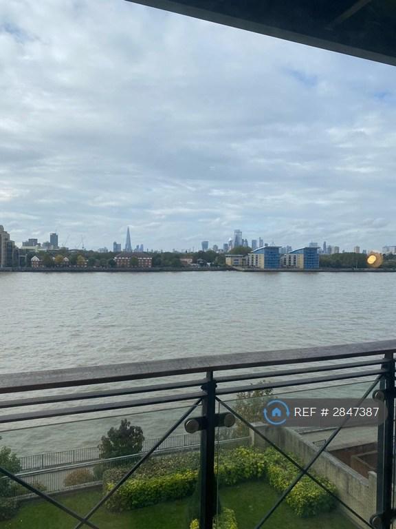 1 bedroom flat in Ocean Wharf, London, E14 (1 bed) (#2847387)