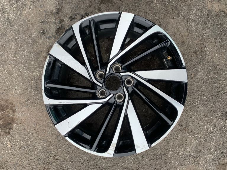 MG ZS SAIC 18" ALLOY WHEEL RIM BLACK DIAMOND CUT 7J OEM 11418411 GENUINE X1