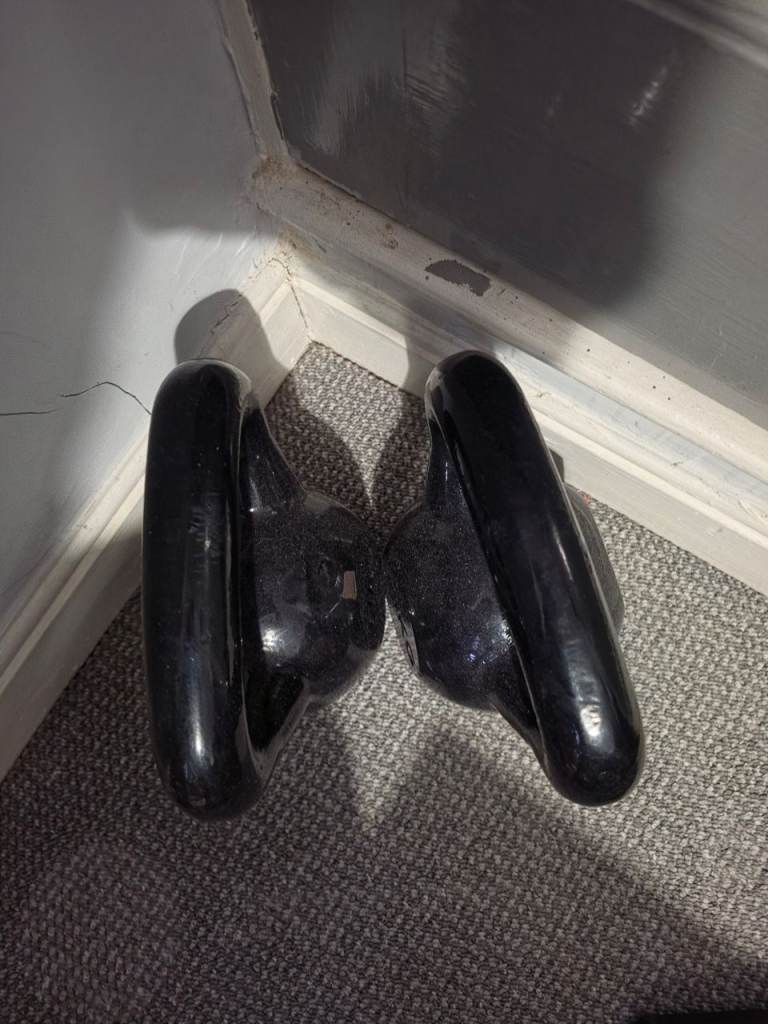 2 x 24 kilo kettlebells grsat condition no rust see pics