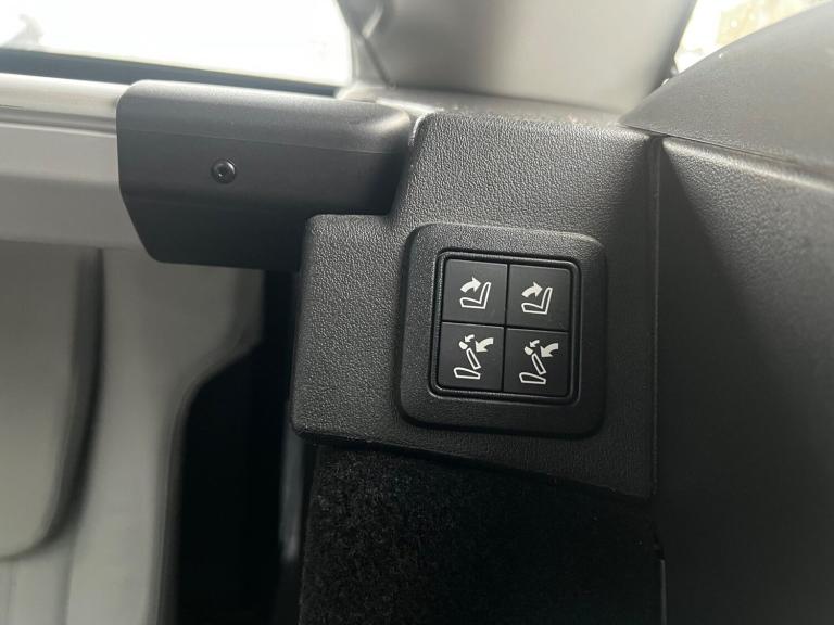 2017 Land Rover Range Rover Sport 3.0 SD V6 HSE Dynamic Auto 4WD Euro 6 (s/s) 5dr ESTATE Diesel A...