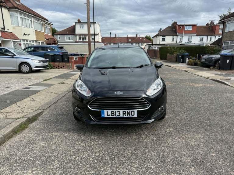 Ford, FIESTA, Hatchback, 2013, Semi-Auto, 1597 (cc), 5 doors