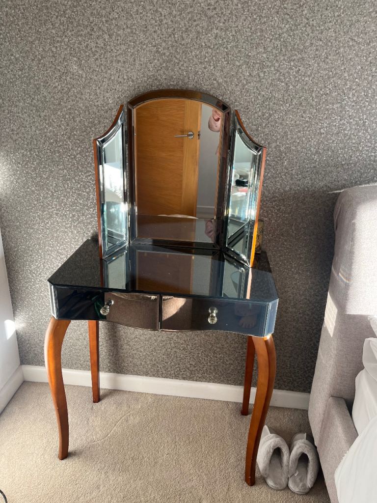 Laura Ashley dressing table & chest of drawers 