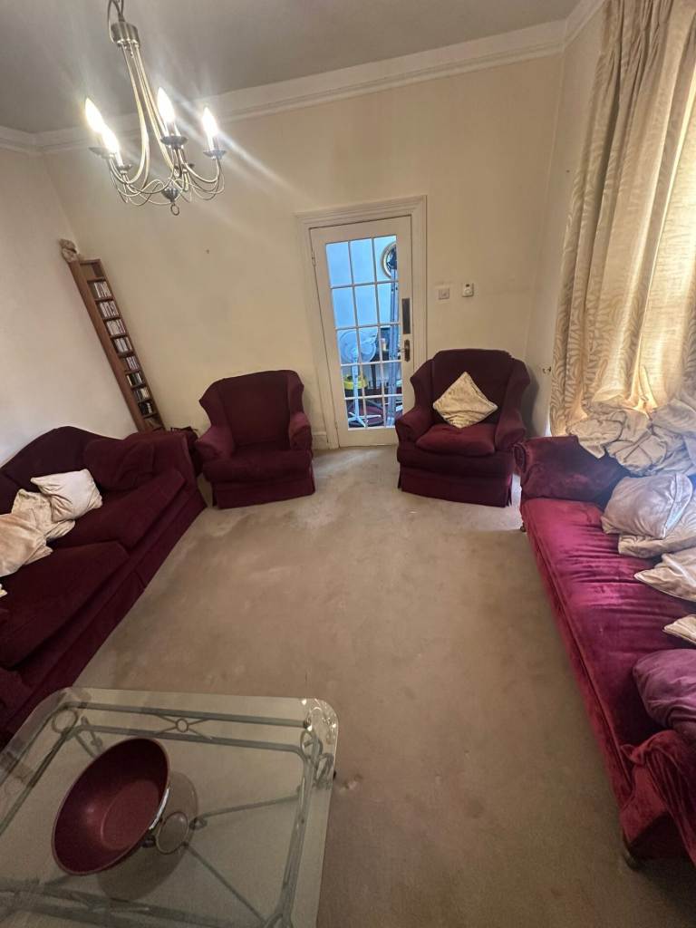3 bedroom house in 3 Bedroom Family Home For Sale – SE6