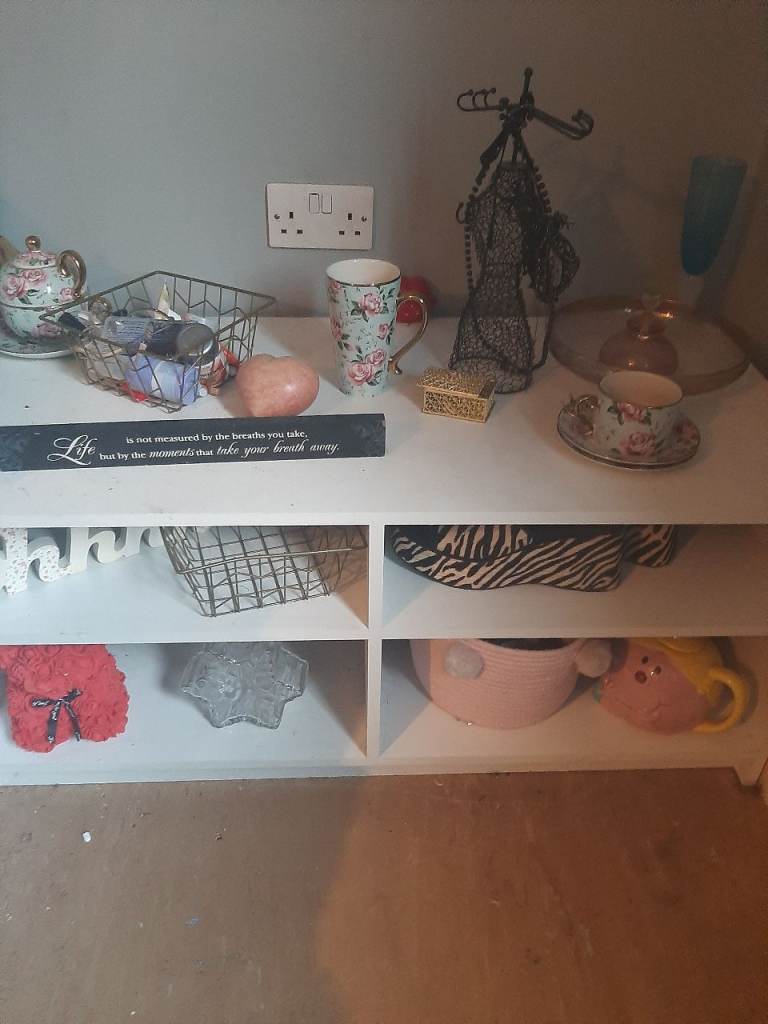 White Storage Unit with Shelves – Good Condition
