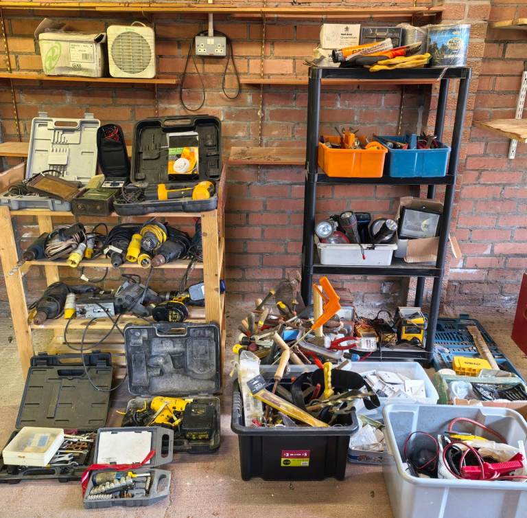 Used drills, jigsaws and grinder and other electrical items