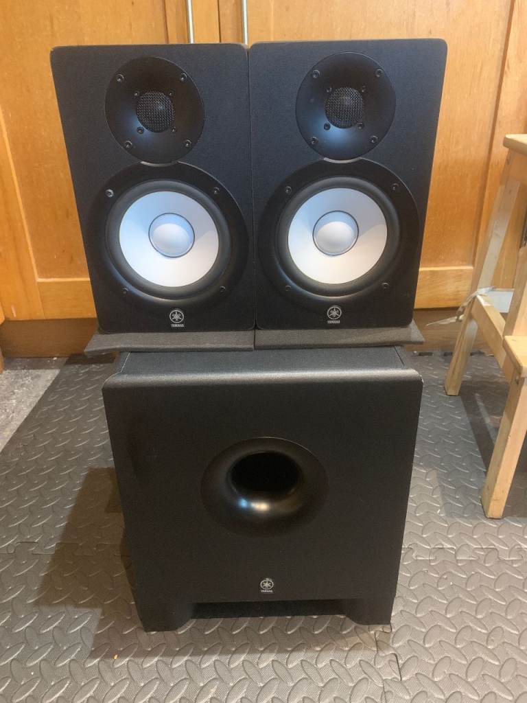 Yamaha HS50M Powered Studio Monitors Pair with HS8S Subwoofer – Mint