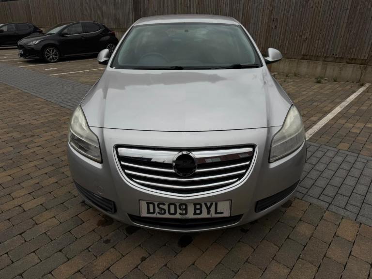 Vauxhall Insignia Exclusive 1.8 Petrol Manual – 2009