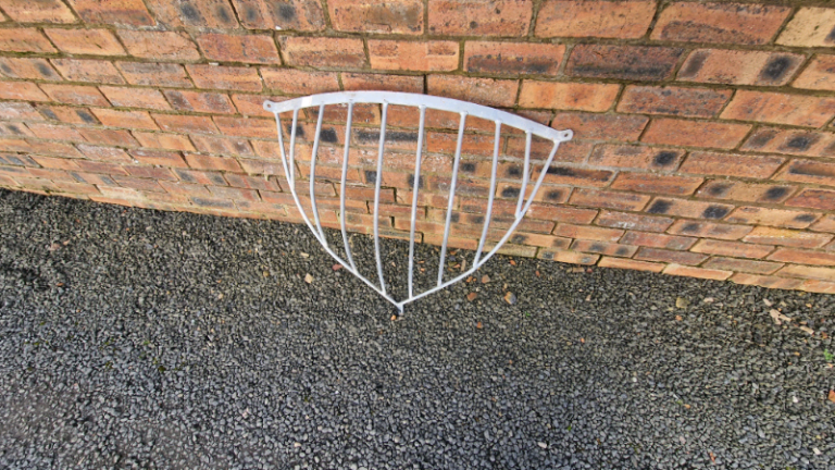 Horse corner hay rack for stable farm livestock tractor 