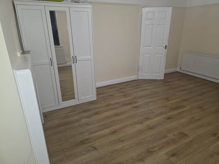 ✨ Well-Located Studio Flat in Northolt – Ideal for Couples ✨