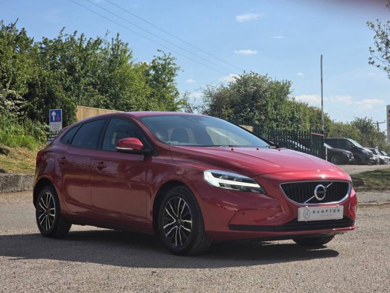 2019 Volvo V40 1.5 T2 Momentum Edition Hatchback 5dr Petrol Auto Euro 6 (s/s) (122 ps) Hatchback ...