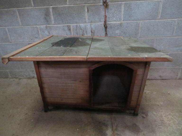 DOG KENNEL  (USED).