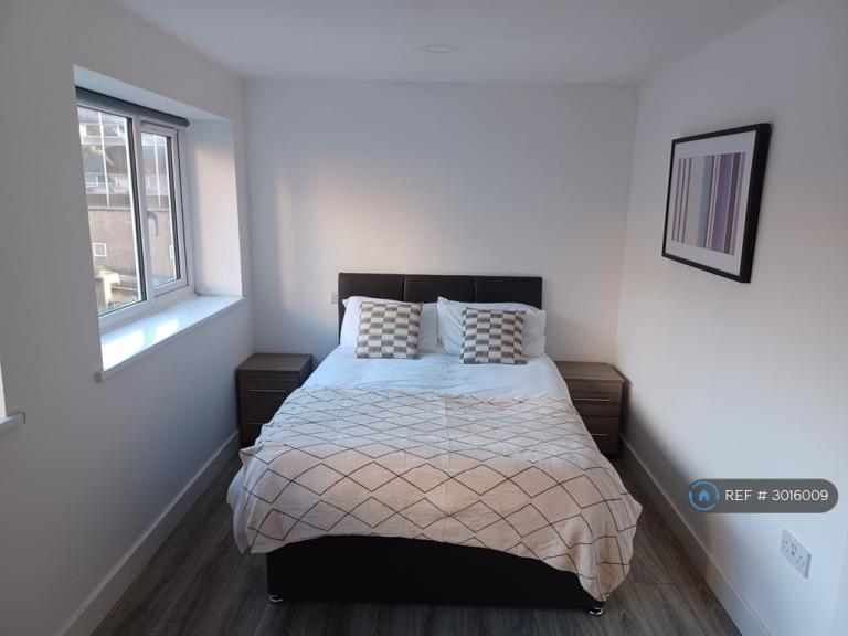 Studio flat in Modern Studio In Newcastle-Under-Lyme, Newcastle-Under-Lyme, ST5 (#3016009)