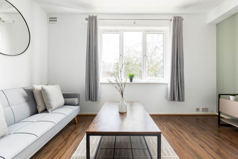 🏙️ MODERN 1-BED W/ PARKING | LONG-TERM | COMPANY LETS WELCOME – BERMONDSEY SE1