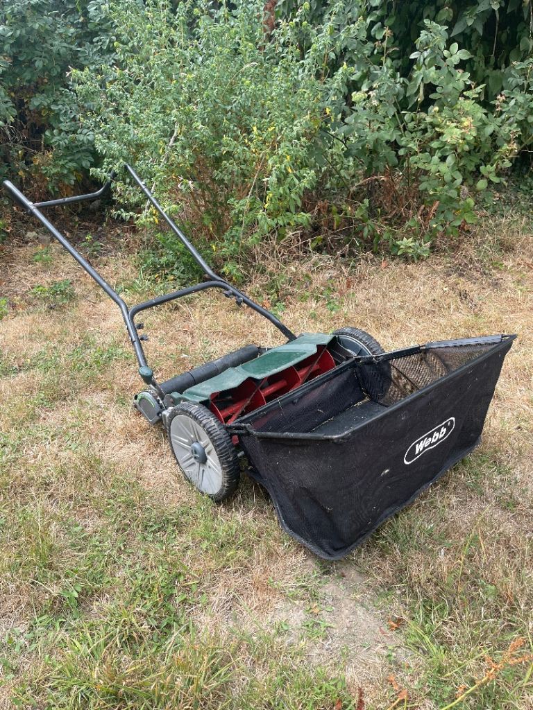 Webb Manual Cylinder Lawnmower WEH18