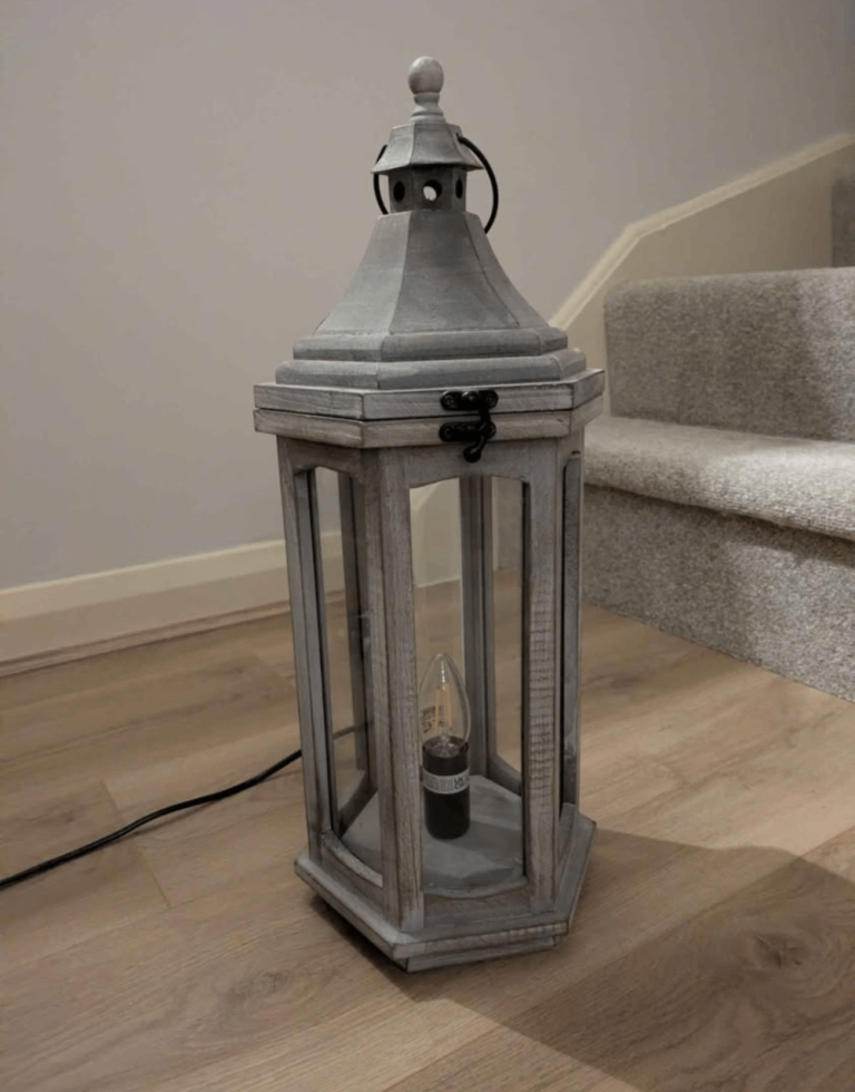 Antique style lantern lamp 