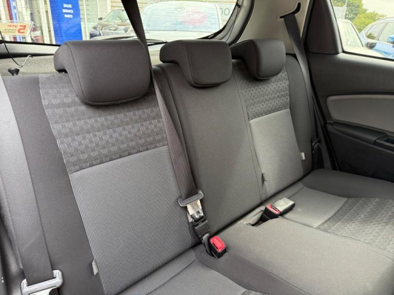  Toyota Yaris 1.33 VVT-i Icon 5dr - FTSH - AIR CON -ALLOYS - REAR CAMERA