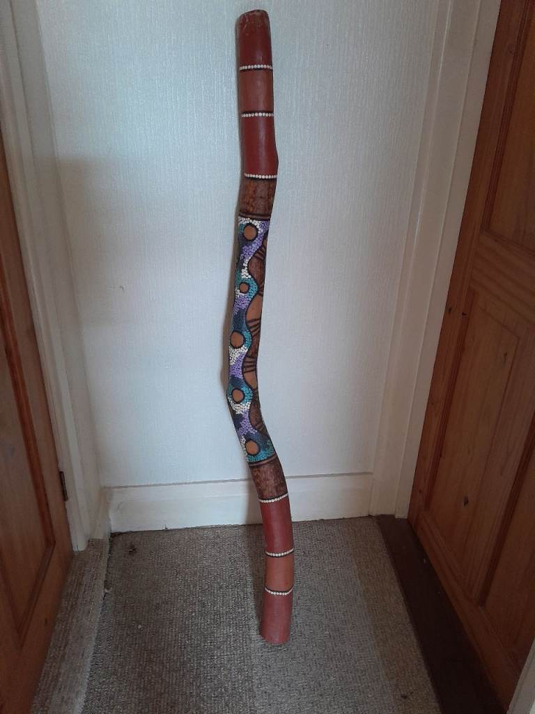 Hand-painted Wooden Didgeridoo – Good Condition