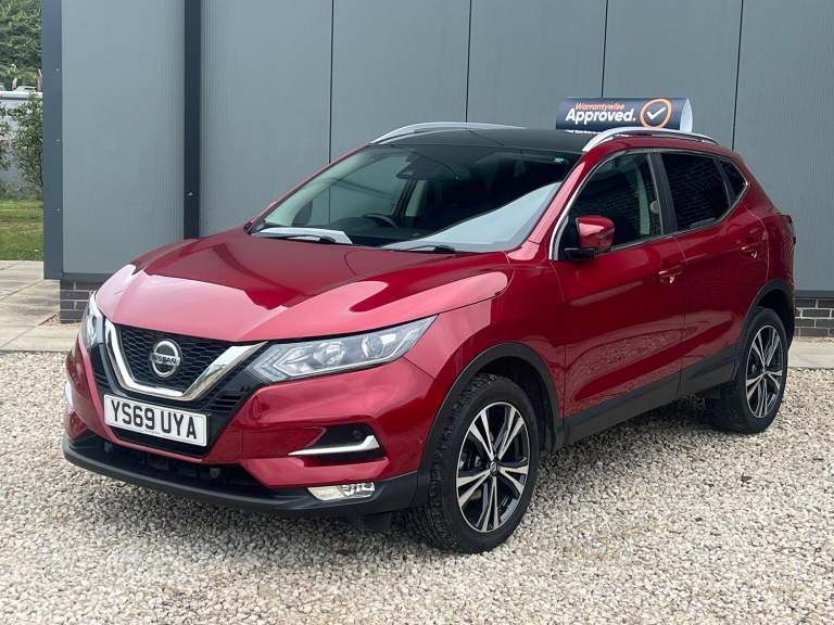 NISSAN QASHQAI 1.3 DIG-T N-Connecta Red Manual Petrol 2019