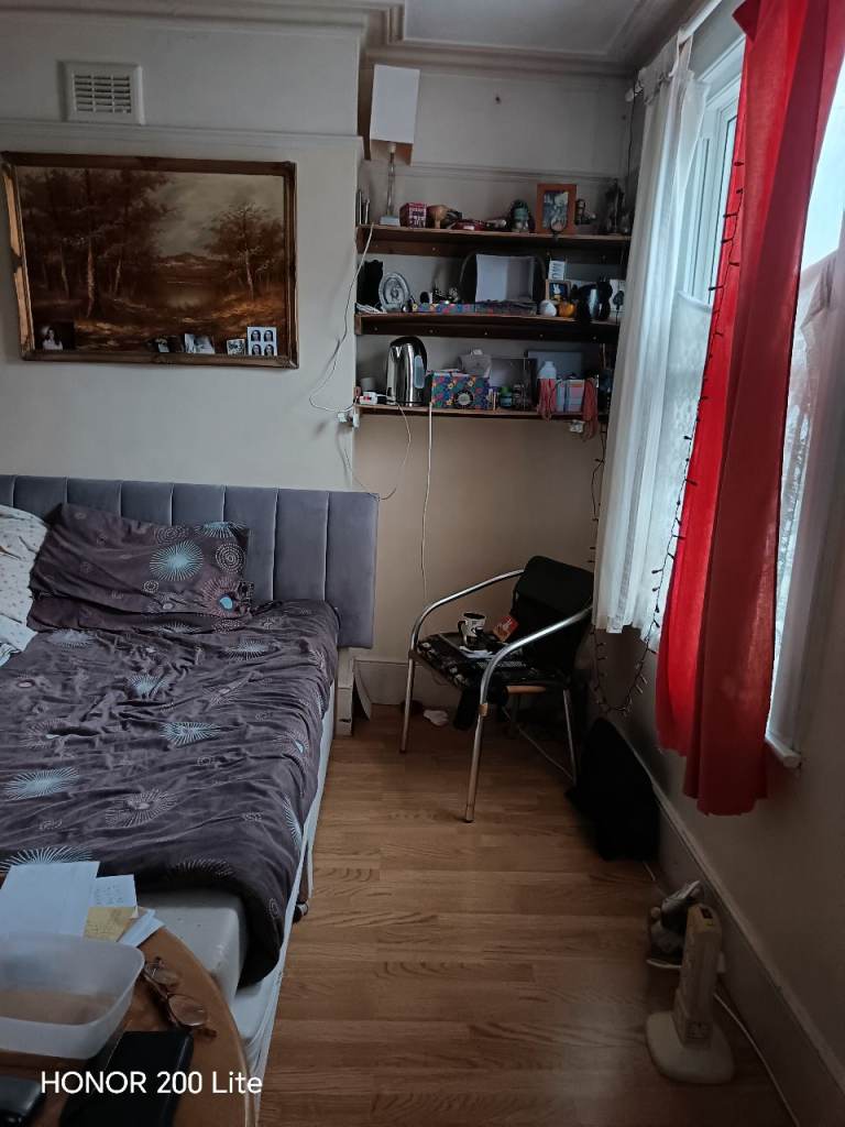 Large Double room in Catford SE6 conservation area 