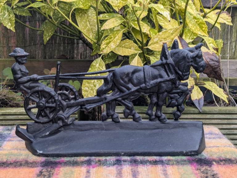 Cast iron horse & cart door stop
