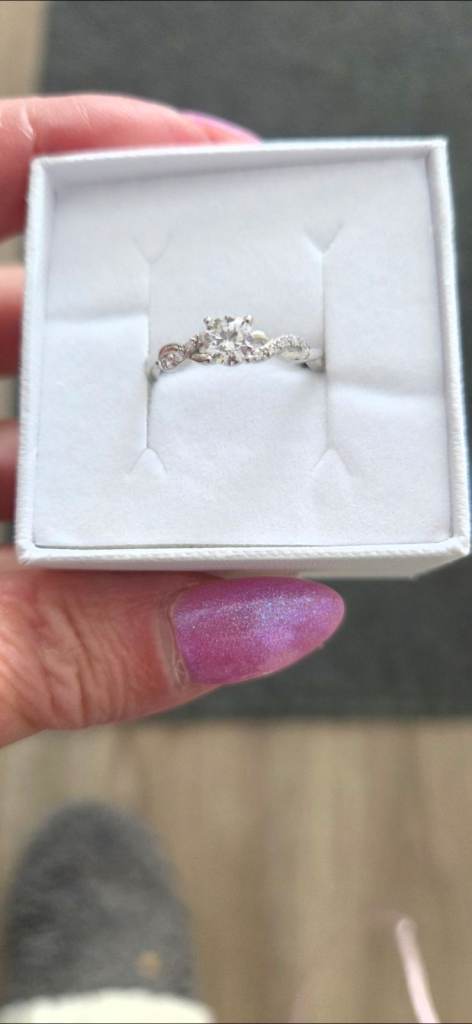 9ct white gold engagement ring new 