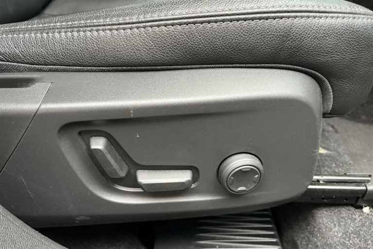 2020 Volvo XC40 2.0 D4 Inscription Pro SUV 5dr Diesel Auto AWD Euro 6 (s/s) (190 ps) SUV Diesel A...