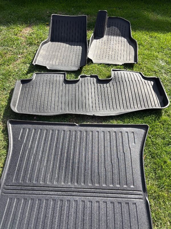 Tesla Model Y Juniper Floor Mats