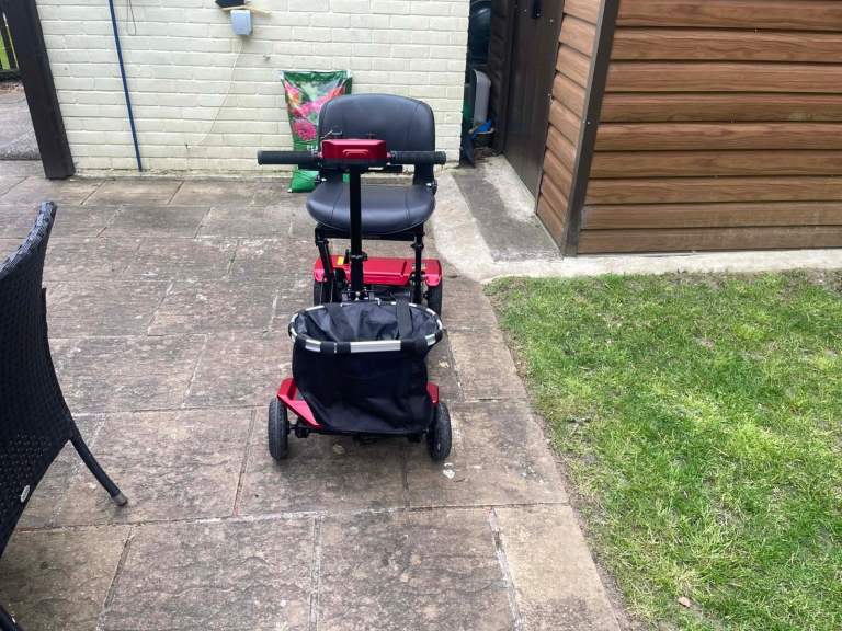 Auto folding mobility scooter 