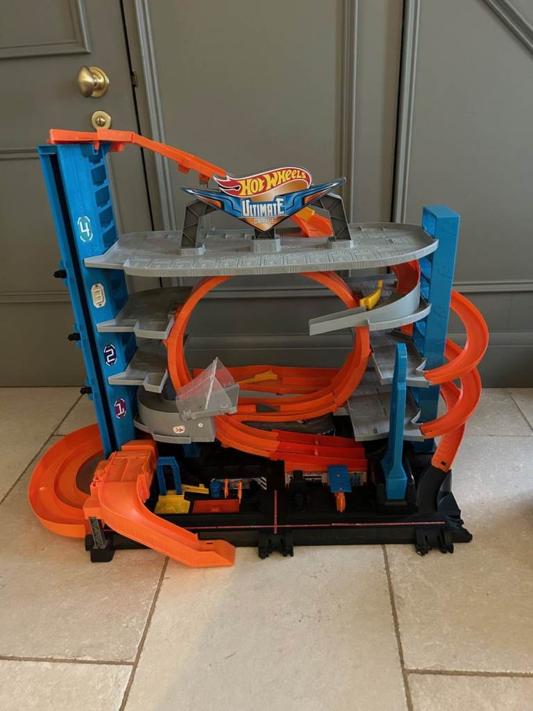 Hot Wheels Shark car track PLUS snake track, box and cars