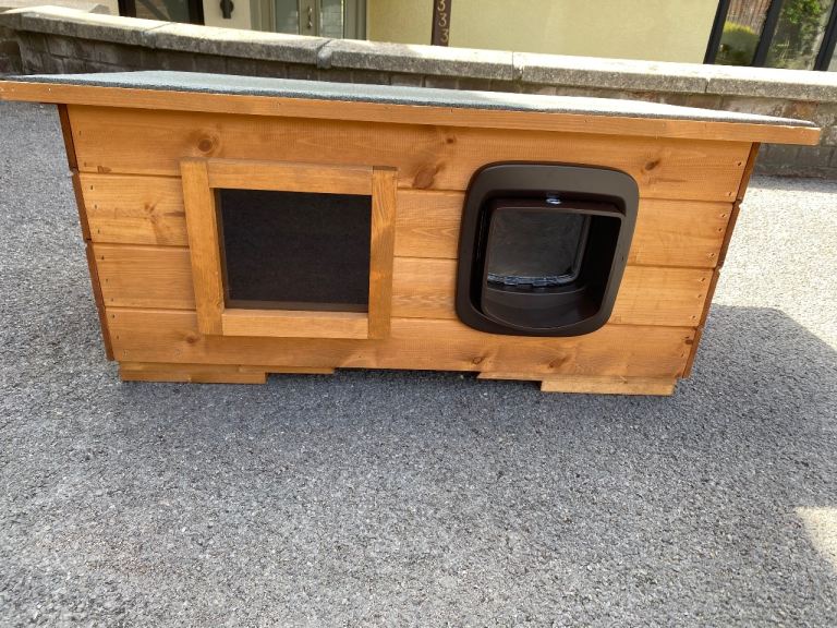 Outdoor Cat House/ Kennel Microchip Cat Flap XL wooden 
