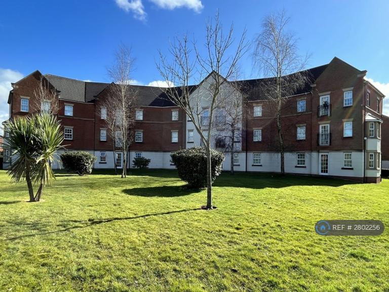 1 bedroom flat in Fusiliers Close, Buckshaw Village, Chorley, PR7 (1 bed) (#2802256)